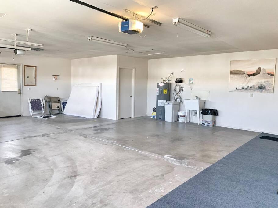 Desert Getaway - Centrally Located, Trail Access Steps Away! Lake Havasu City Exterior foto