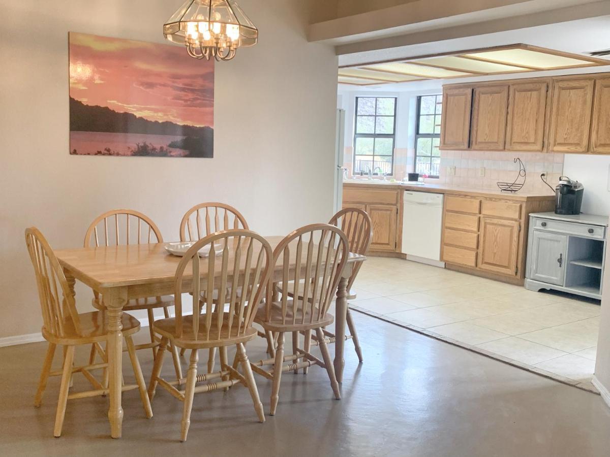 Desert Getaway - Centrally Located, Trail Access Steps Away! Lake Havasu City Exterior foto