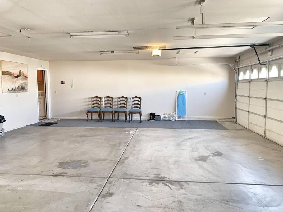 Desert Getaway - Centrally Located, Trail Access Steps Away! Lake Havasu City Exterior foto
